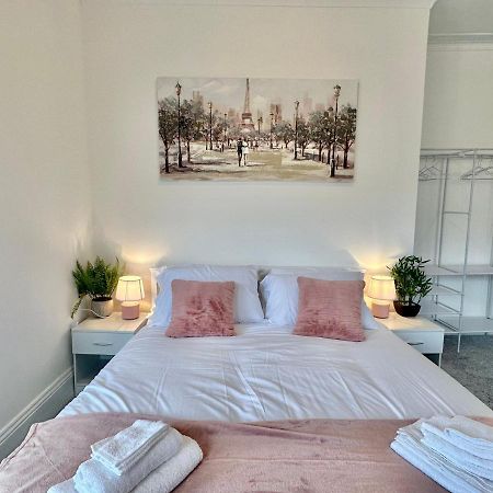 Chic Apartment In Central Bournemouth With Parking Luaran gambar