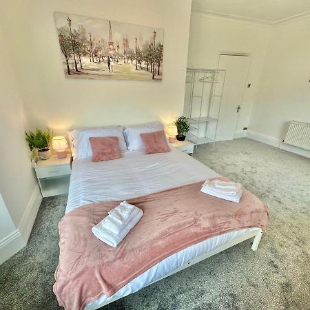 Chic Apartment In Central Bournemouth With Parking Luaran gambar