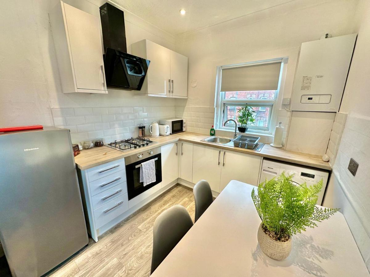 Chic Apartment In Central Bournemouth With Parking Luaran gambar