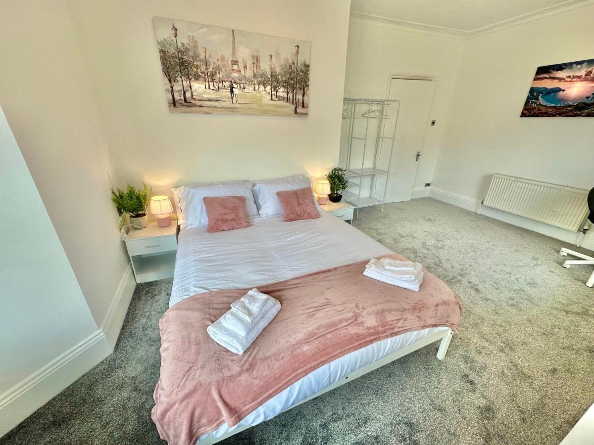 Chic Apartment In Central Bournemouth With Parking Luaran gambar