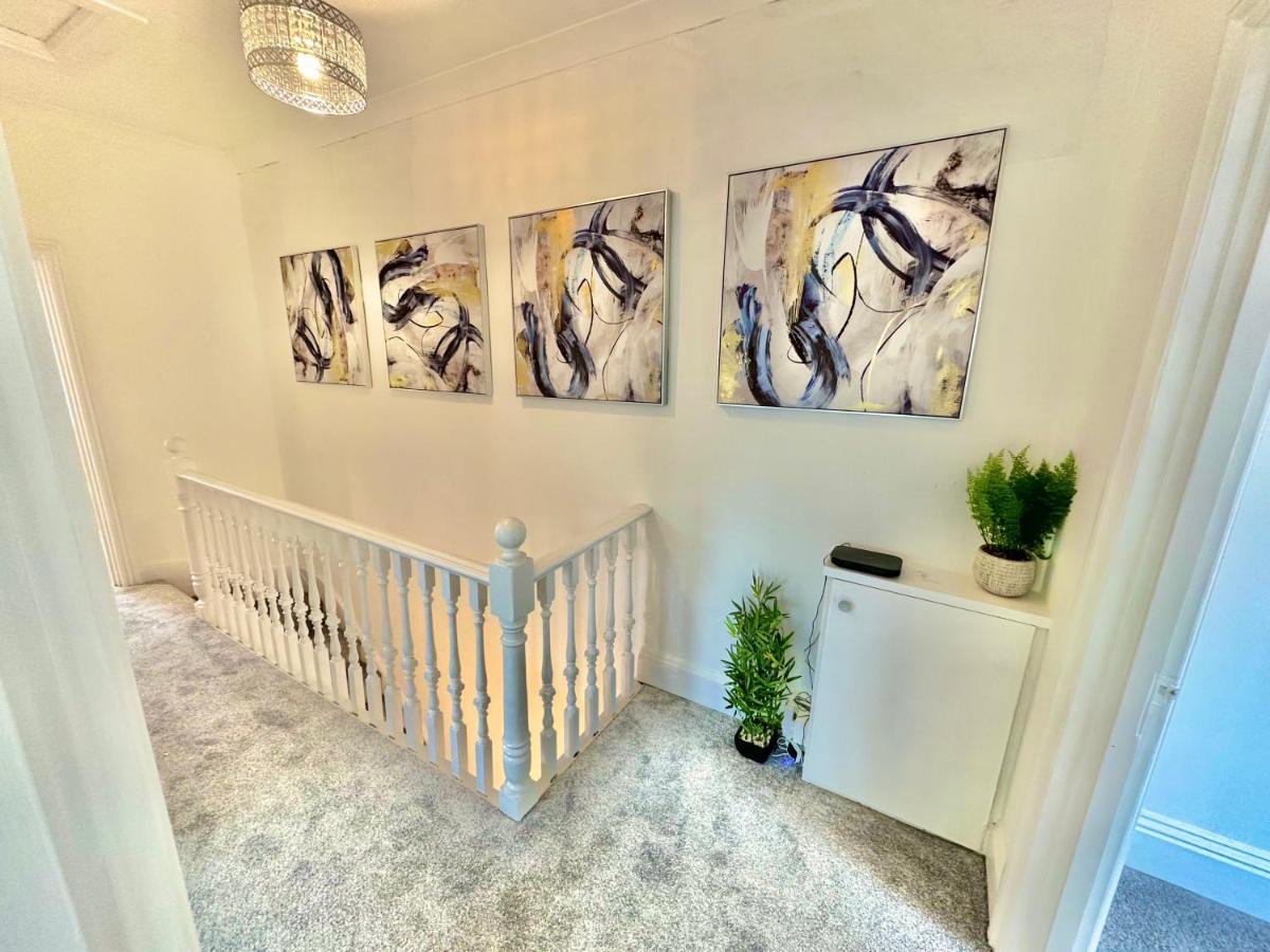 Chic Apartment In Central Bournemouth With Parking Luaran gambar
