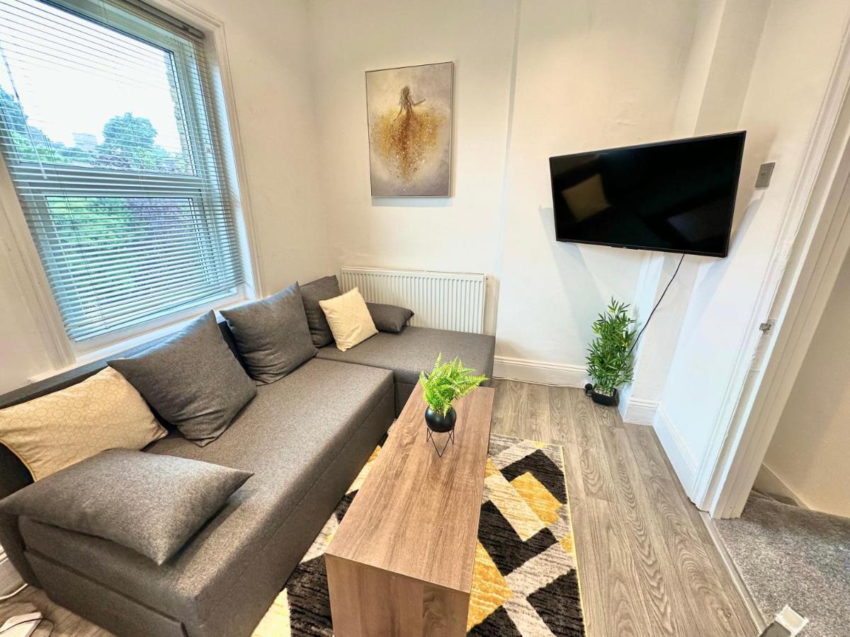 Chic Apartment In Central Bournemouth With Parking Luaran gambar