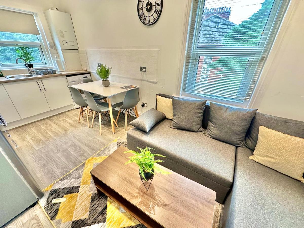Chic Apartment In Central Bournemouth With Parking Luaran gambar